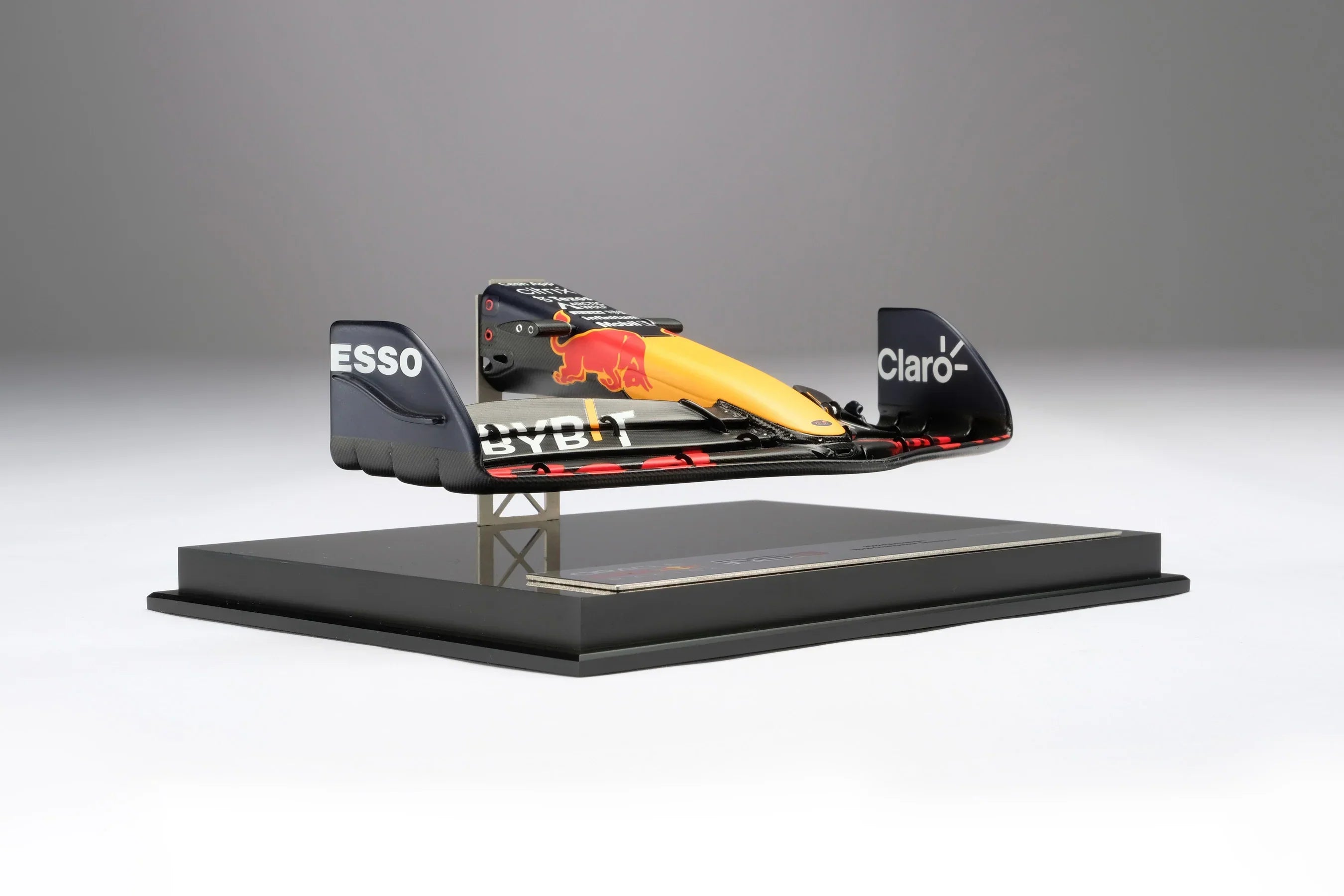 RB18 Front Wing 2022 Season Amalgam 1:12 Nosecone