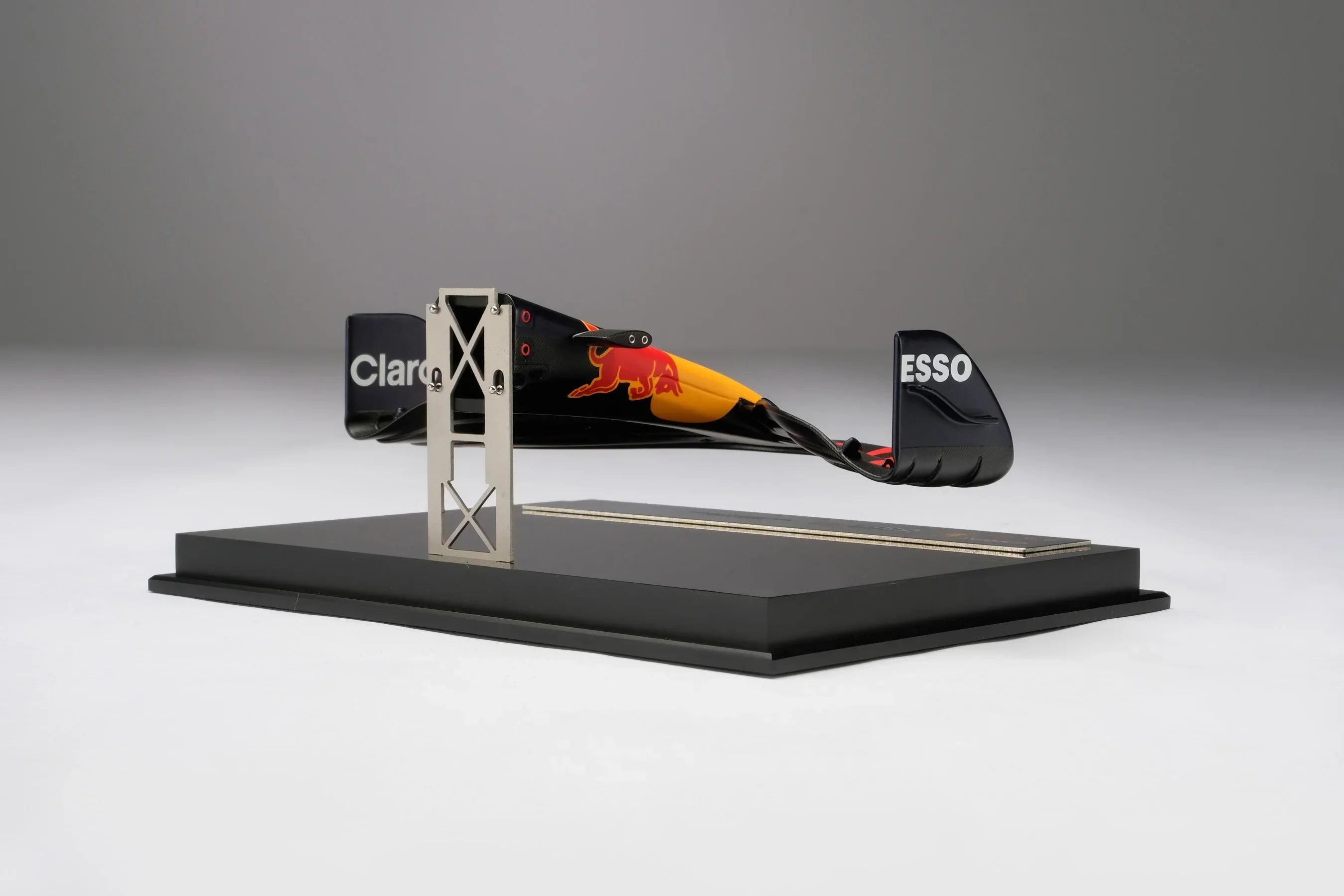 RB18 Front Wing 2022 Season Amalgam 1:12 Nosecone