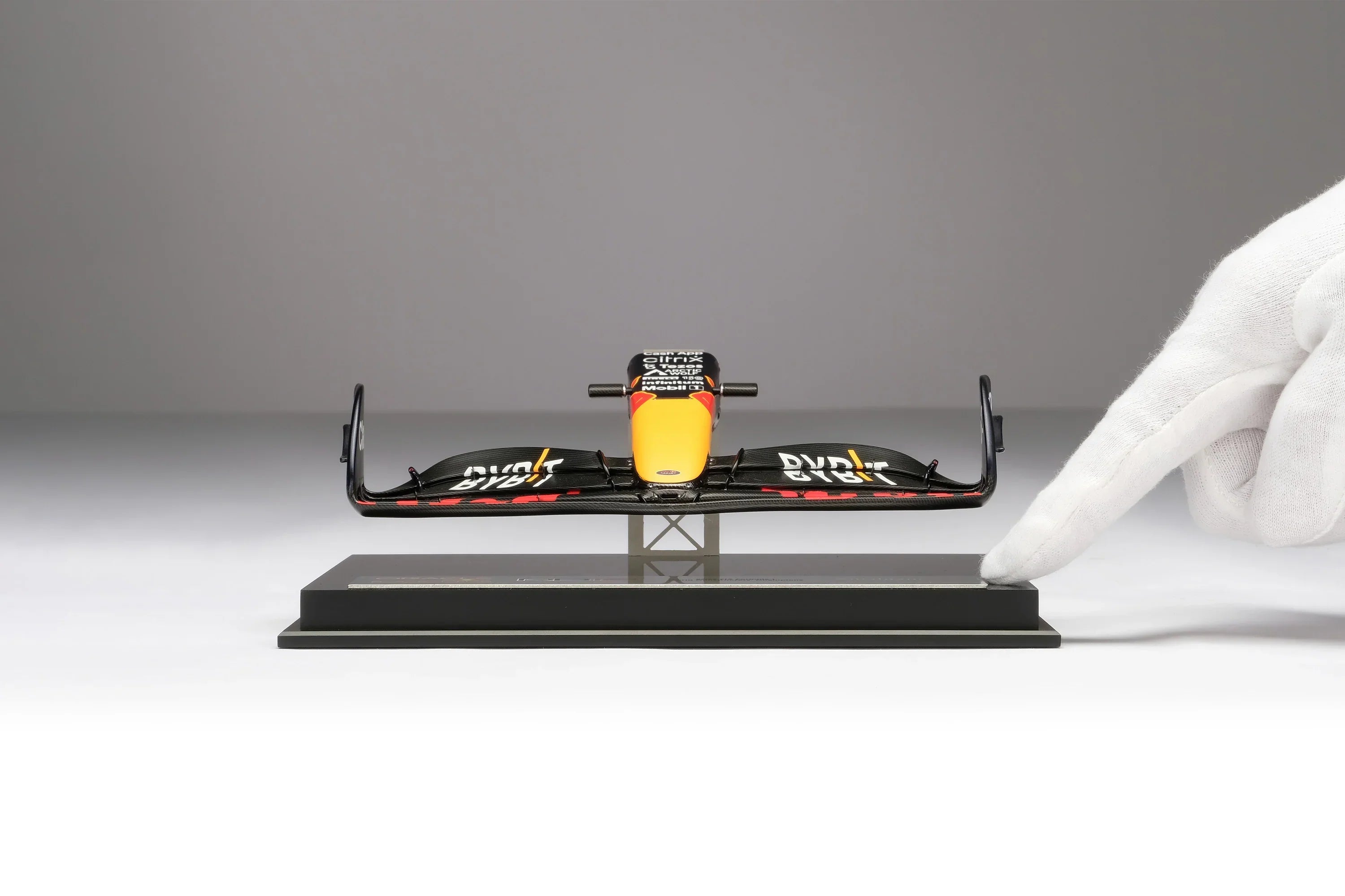 RB18 Front Wing 2022 Season Amalgam 1:12 Nosecone